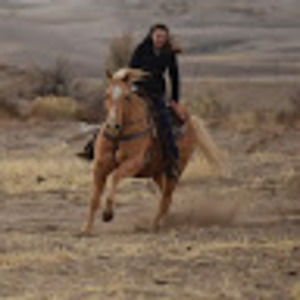 Meet your Posher, Hallee